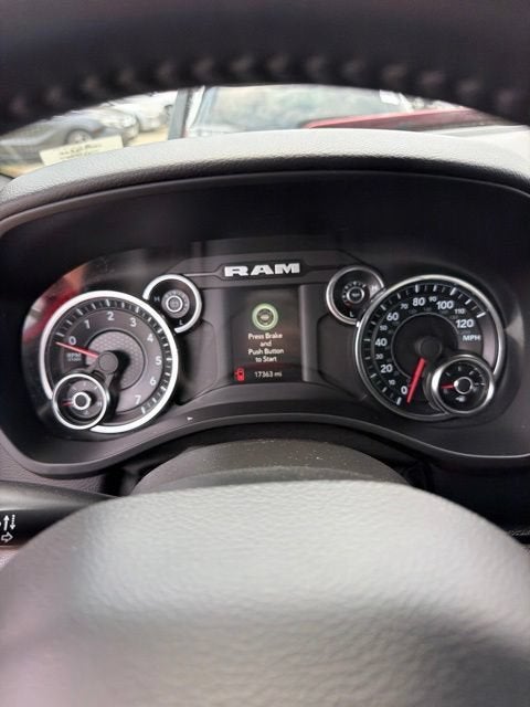 2022 RAM 1500 Big Horn Quad Cab 4x4 6'4" Box
