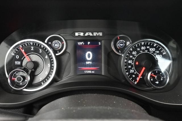 2022 RAM 1500 Big Horn Quad Cab 4x4 6'4" Box