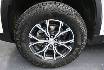 2024 GMC Acadia AT4