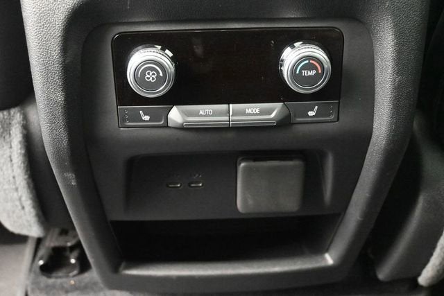 2024 GMC Acadia AT4