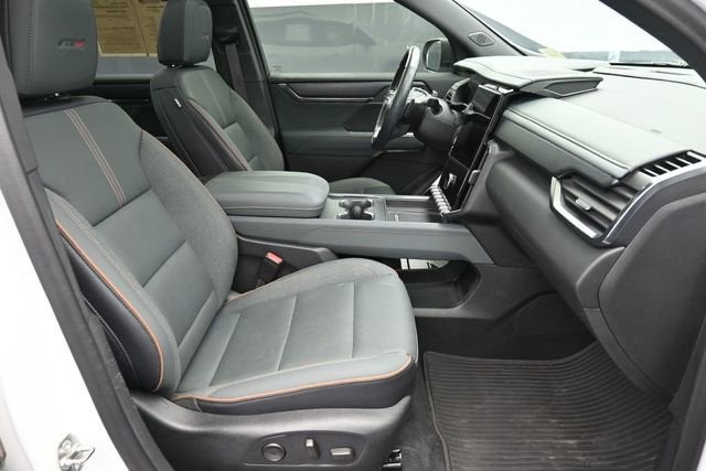 2024 GMC Acadia AT4