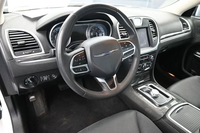 2022 Chrysler 300 Touring