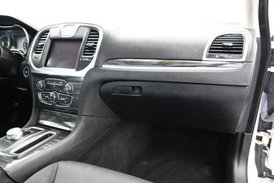 2022 Chrysler 300 Touring