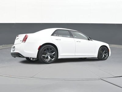 2022 Chrysler 300 Touring
