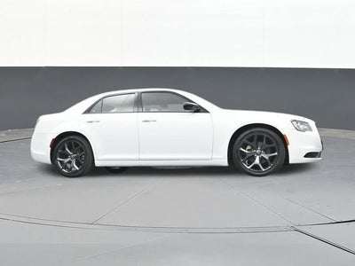 2022 Chrysler 300 Touring