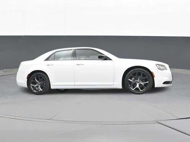 2022 Chrysler 300 Touring