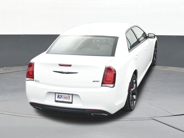 2022 Chrysler 300 Touring
