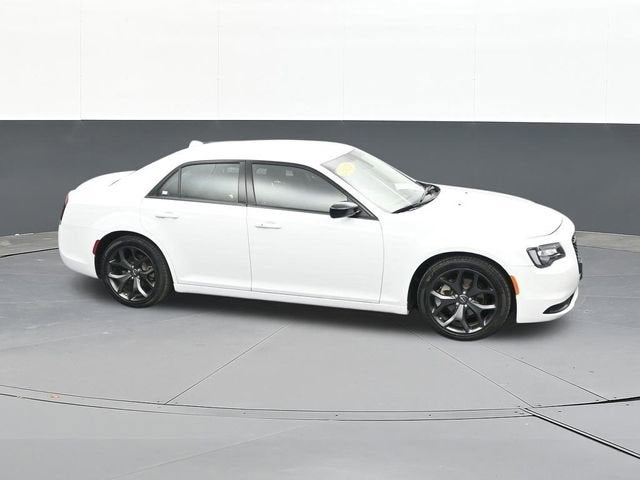 2022 Chrysler 300 Touring
