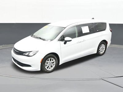 2022 Chrysler Voyager LX