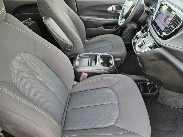 2024 Chrysler Pacifica Touring
