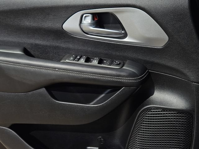 2024 Chrysler Pacifica Touring
