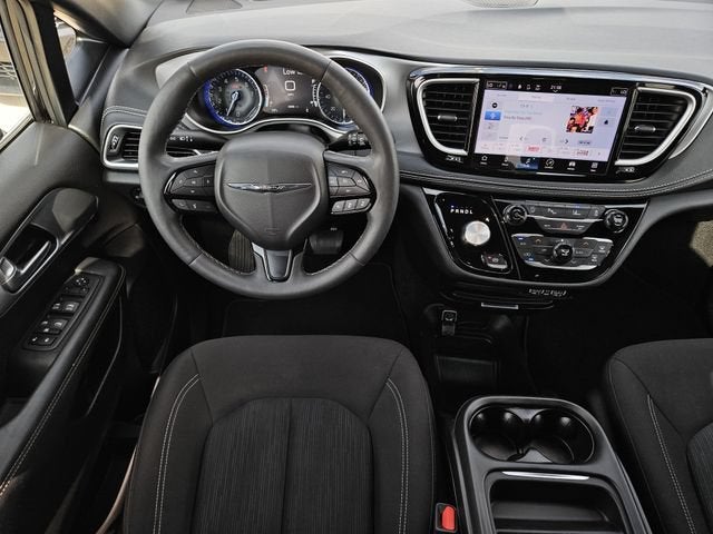 2024 Chrysler Pacifica Touring