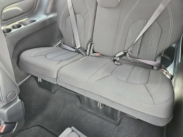 2024 Chrysler Pacifica Touring