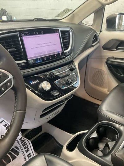 2023 Chrysler Pacifica Hybrid Touring L
