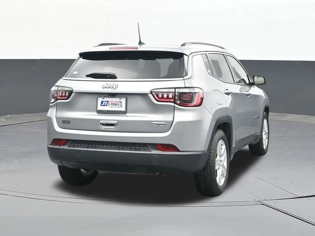 2022 Jeep Compass Latitude FWD