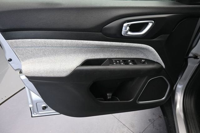 2022 Jeep Compass Latitude FWD