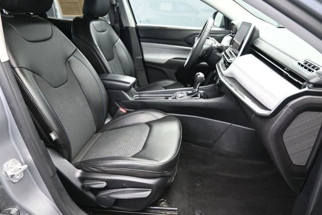 2022 Jeep Compass Latitude FWD
