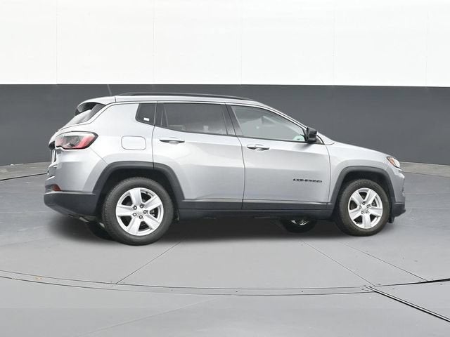 2022 Jeep Compass Latitude FWD