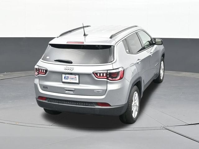 2022 Jeep Compass Latitude FWD