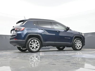 2024 Jeep Compass Latitude Lux FWD