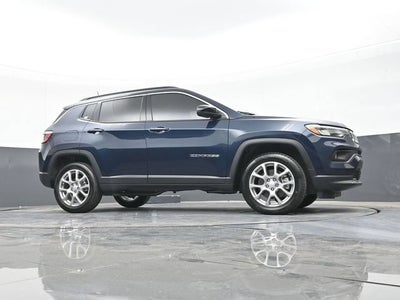 2024 Jeep Compass Latitude Lux FWD
