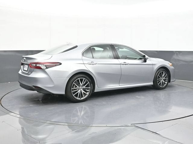 2024 Toyota Camry Hybrid XLE