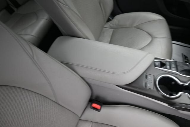 2024 Toyota Camry Hybrid XLE