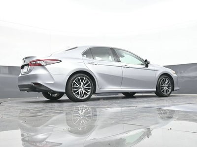 2024 Toyota Camry Hybrid XLE