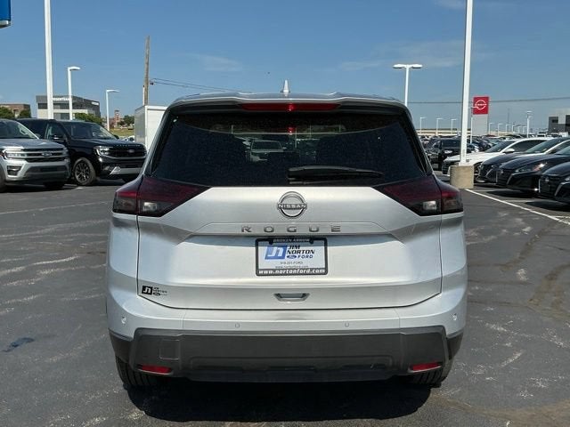 2025 Nissan Rogue SV FWD