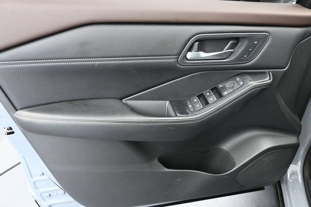 2023 Nissan Rogue SL FWD