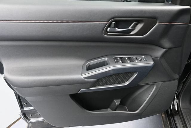 2024 Nissan Pathfinder Rock Creek 4WD