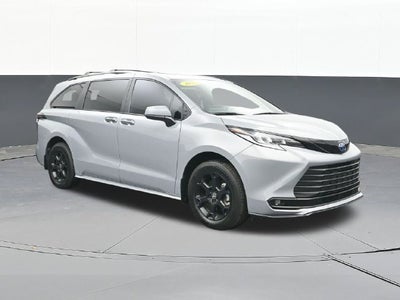 2025 Toyota Sienna Woodland Edition