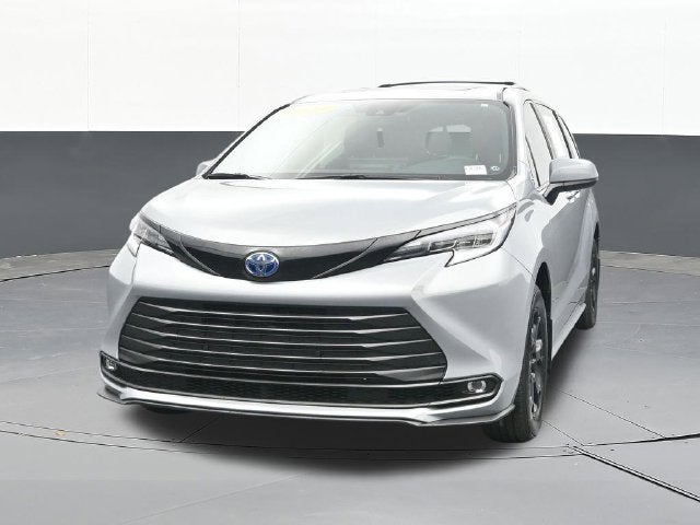 2025 Toyota Sienna Woodland Edition