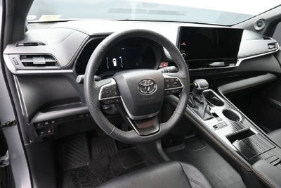 2025 Toyota Sienna Woodland Edition