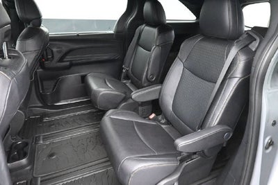 2025 Toyota Sienna Woodland Edition