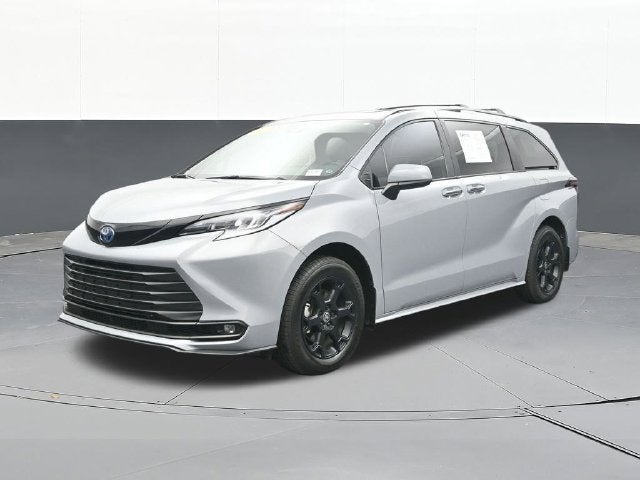 2025 Toyota Sienna Woodland Edition