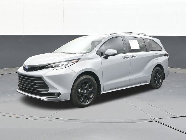 2025 Toyota Sienna Woodland Edition