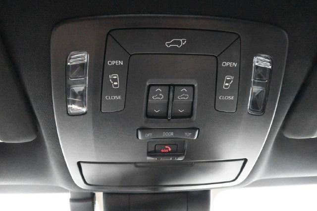 2025 Toyota Sienna Woodland Edition