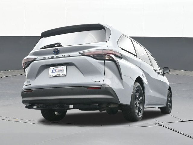 2025 Toyota Sienna Woodland Edition