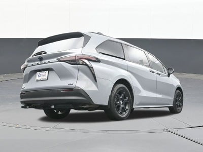 2025 Toyota Sienna Woodland Edition