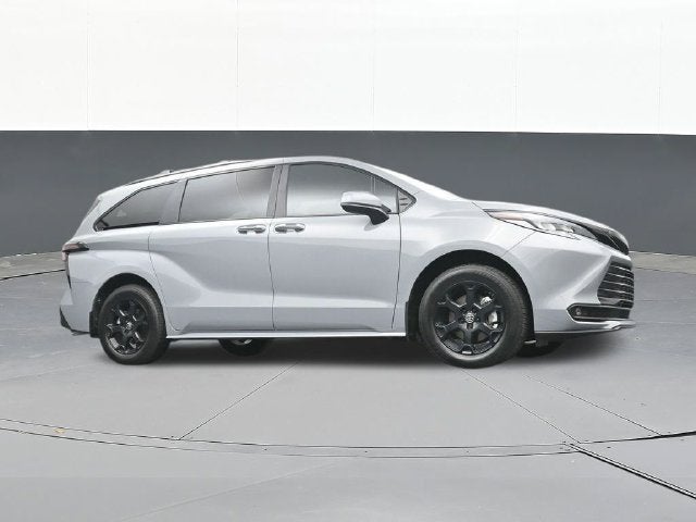 2025 Toyota Sienna Woodland Edition