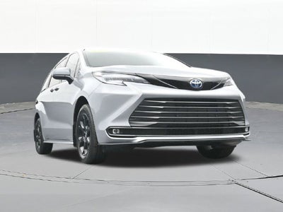 2025 Toyota Sienna Woodland Edition