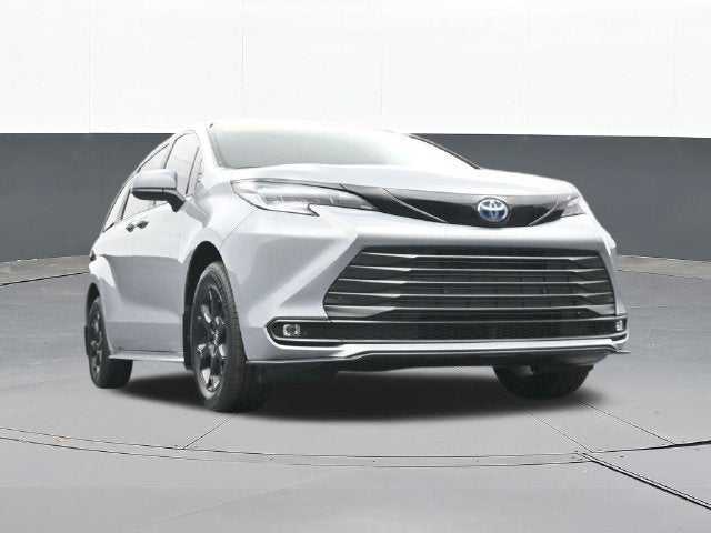 2025 Toyota Sienna Woodland Edition