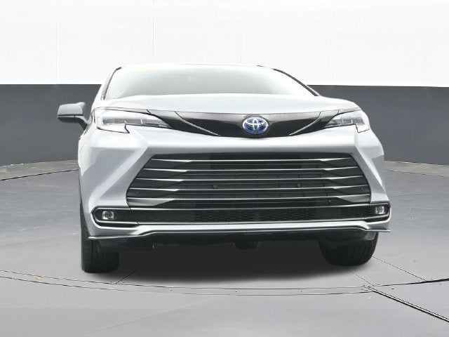 2025 Toyota Sienna Woodland Edition
