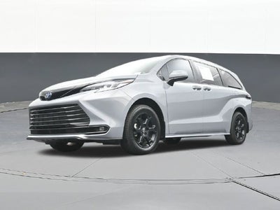 2025 Toyota Sienna Woodland Edition