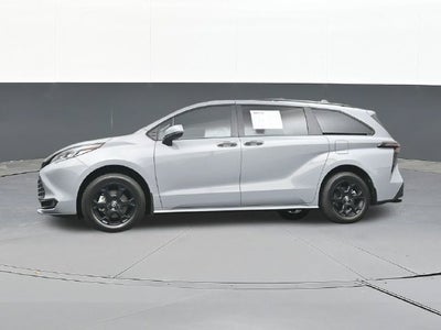 2025 Toyota Sienna Woodland Edition