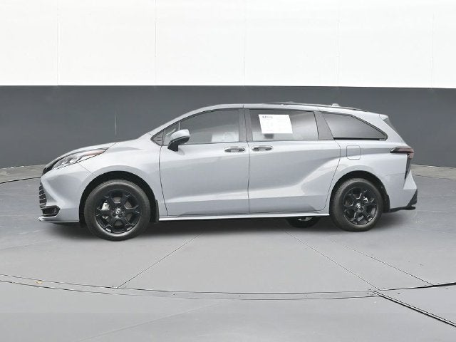 2025 Toyota Sienna Woodland Edition
