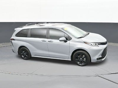 2025 Toyota Sienna Woodland Edition
