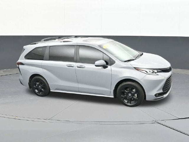 2025 Toyota Sienna Woodland Edition