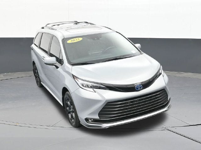 2025 Toyota Sienna Woodland Edition